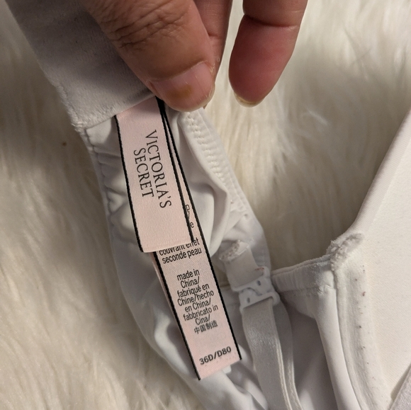 Victoria Secret Bra 36D Lightly Lined Demi Underwire Convertible - Picture 4 of 6